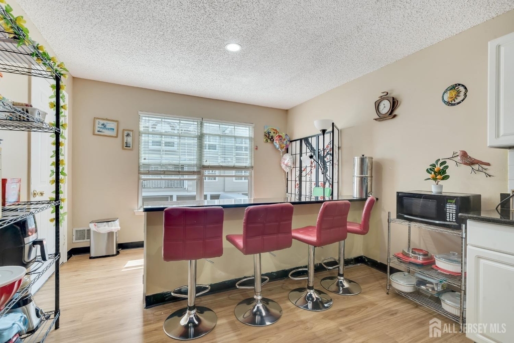 55 Guisborough Way - Photo 2