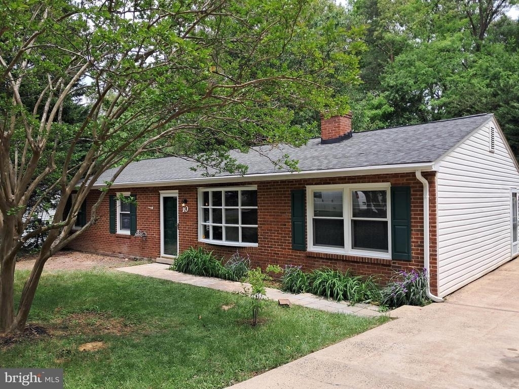 10 Hickory Ridge Drive - Photo 0