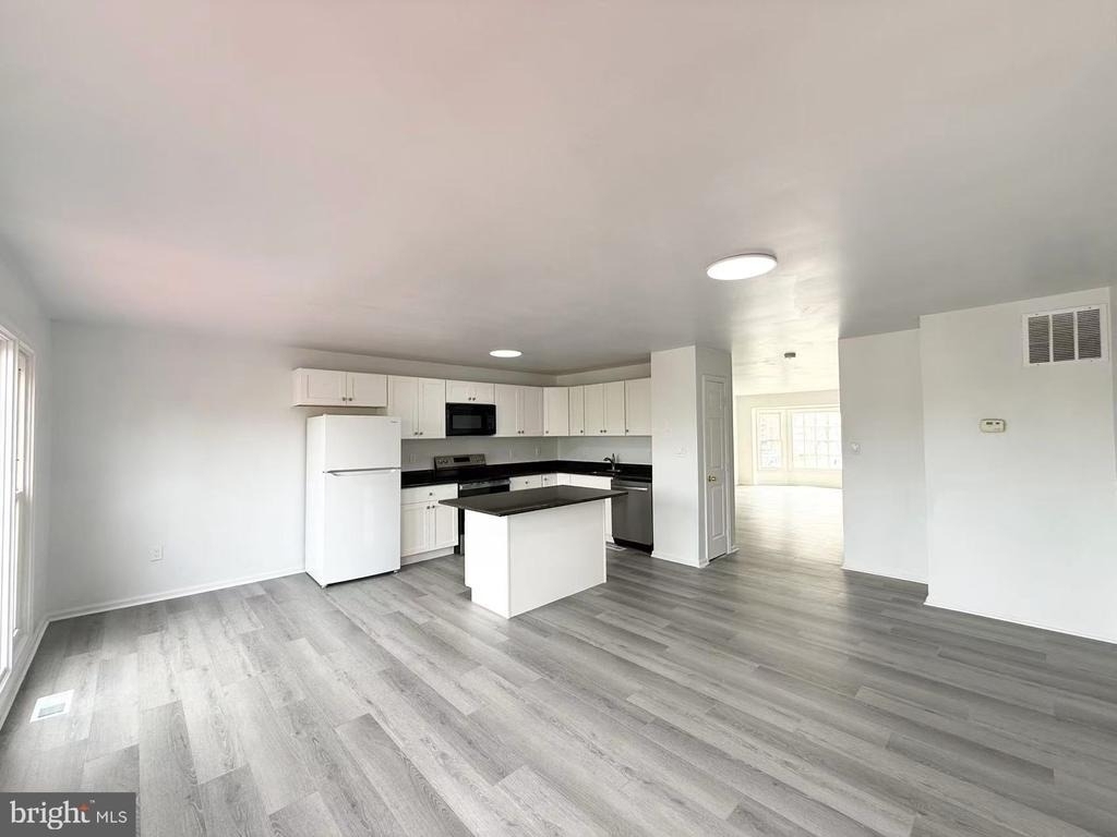 16848 Winston Lane - Photo 3