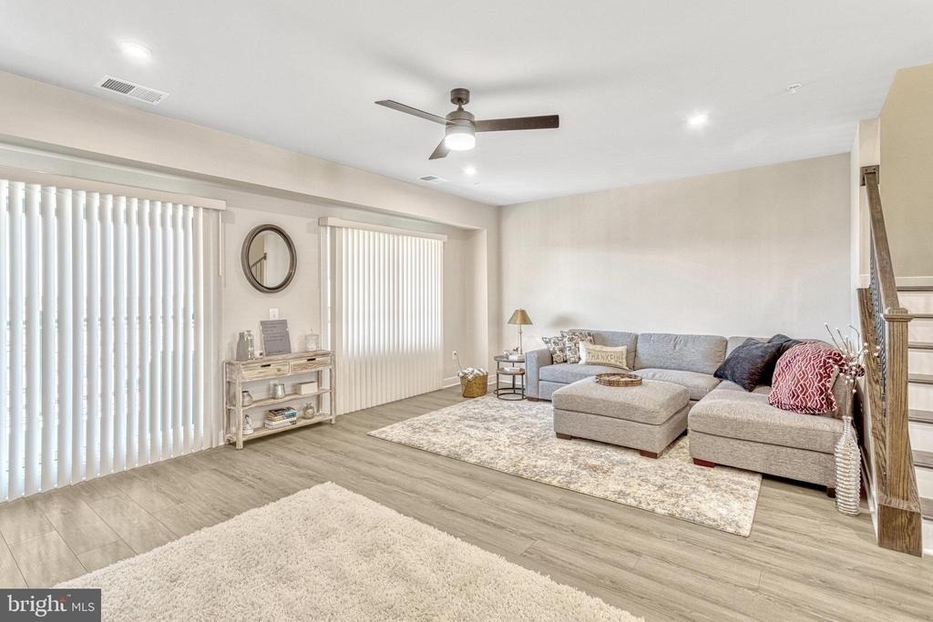 1669 Dunnington Place - Photo 35