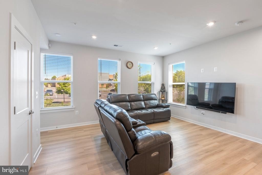 44504 Wolfhound Square - Photo 3