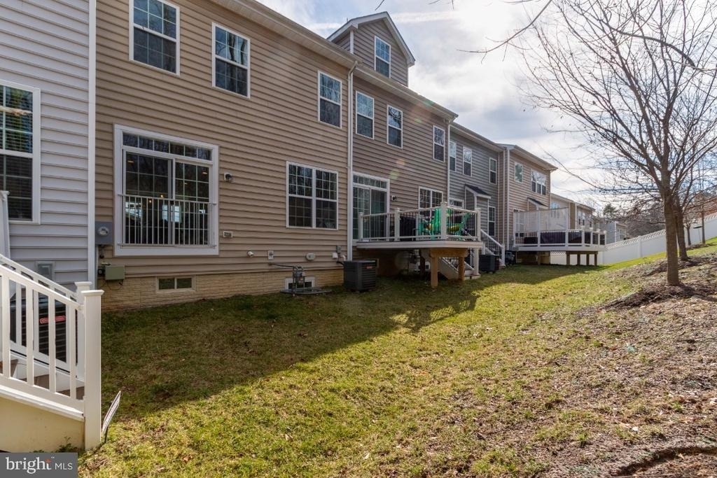 1329 Gilmore Street - Photo 31