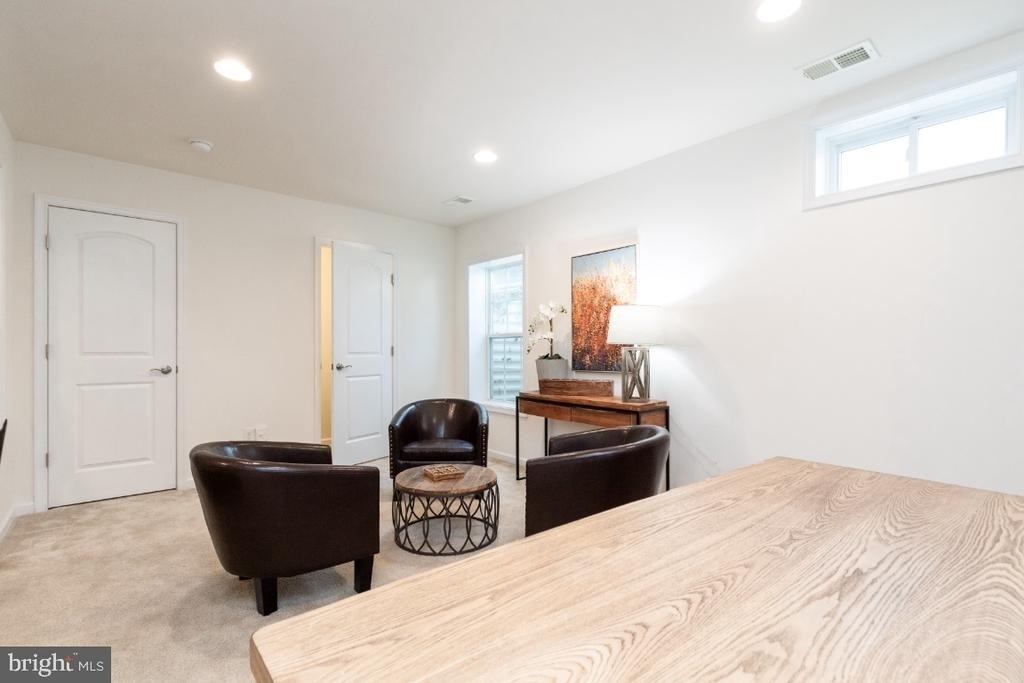 1329 Gilmore Street - Photo 5