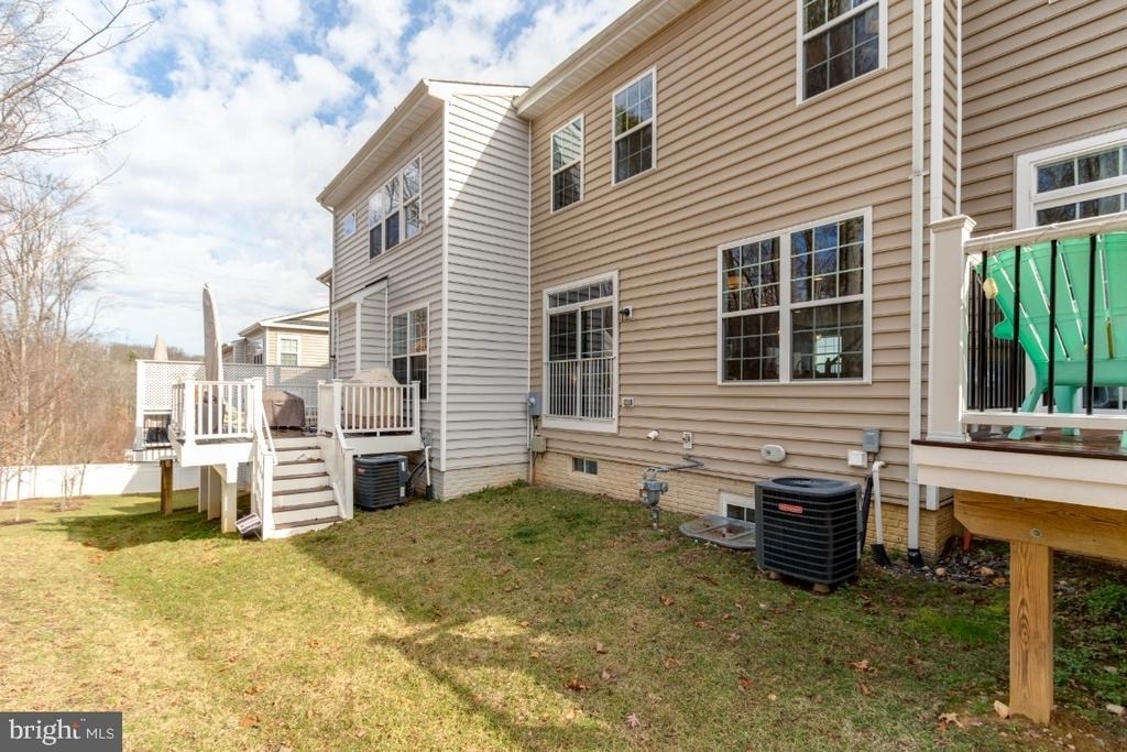 1329 Gilmore Street - Photo 32
