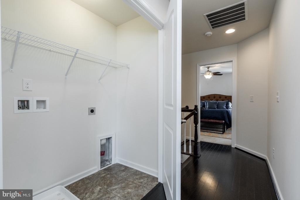 1329 Gilmore Street - Photo 29