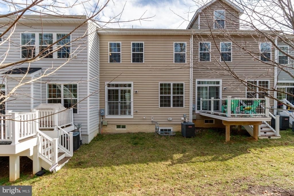 1329 Gilmore Street - Photo 33