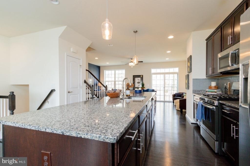 1329 Gilmore Street - Photo 10