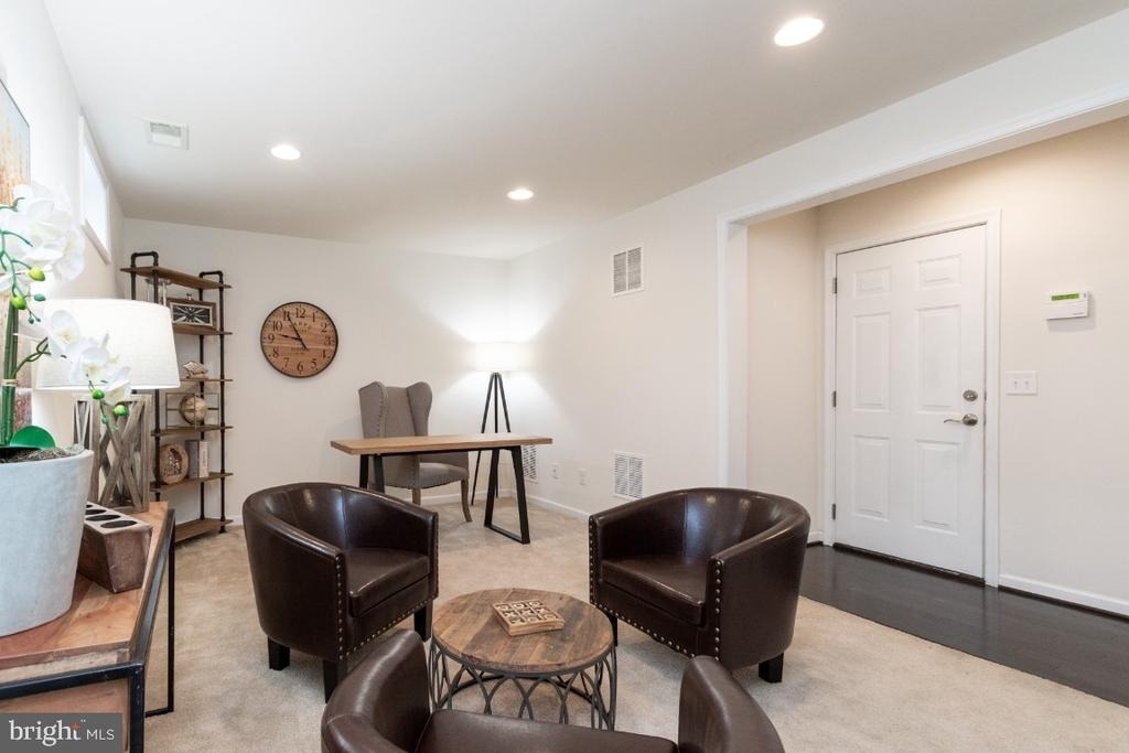1329 Gilmore Street - Photo 3
