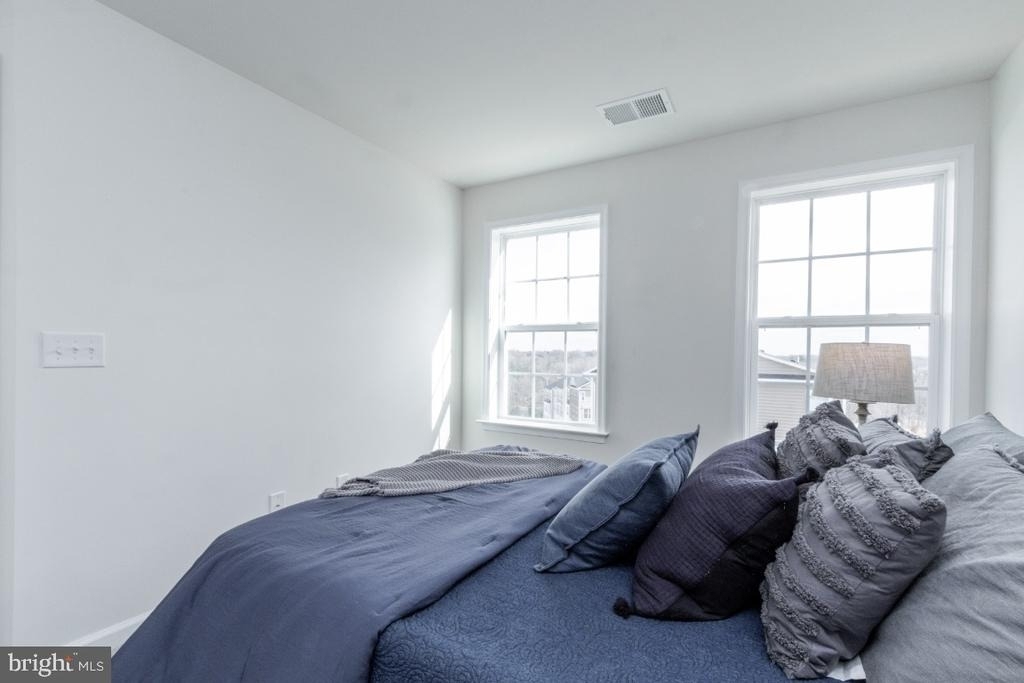 1329 Gilmore Street - Photo 28