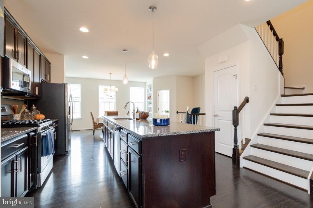 1329 Gilmore Street - Photo 13