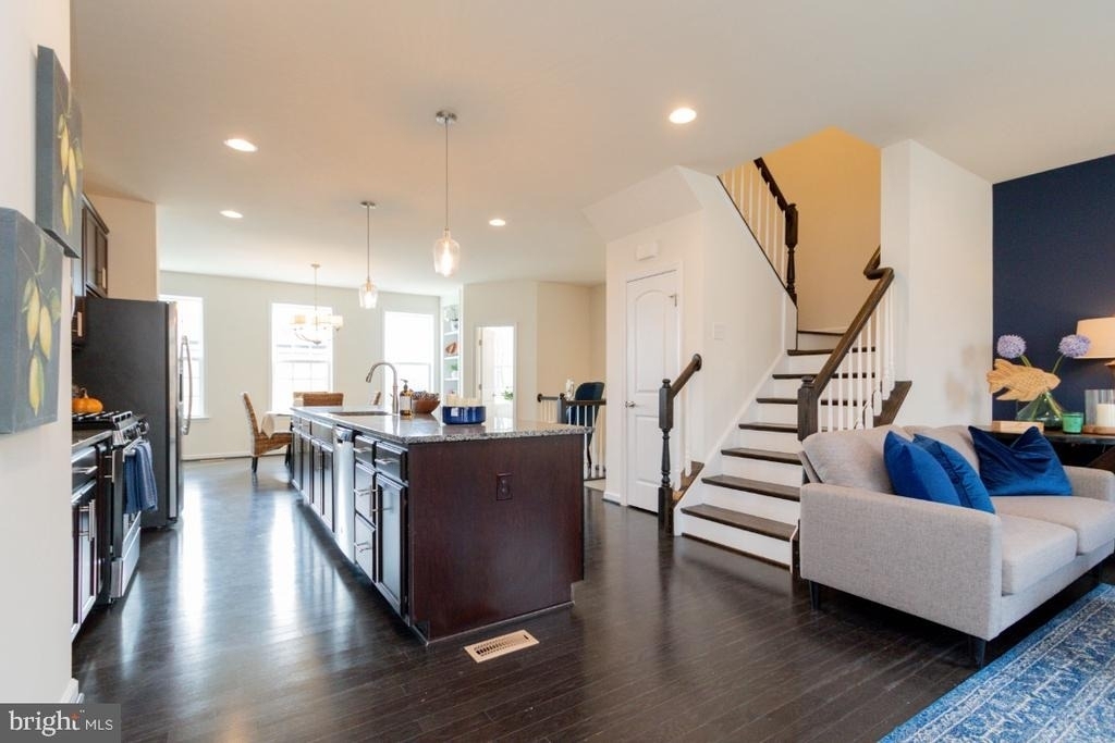1329 Gilmore Street - Photo 12
