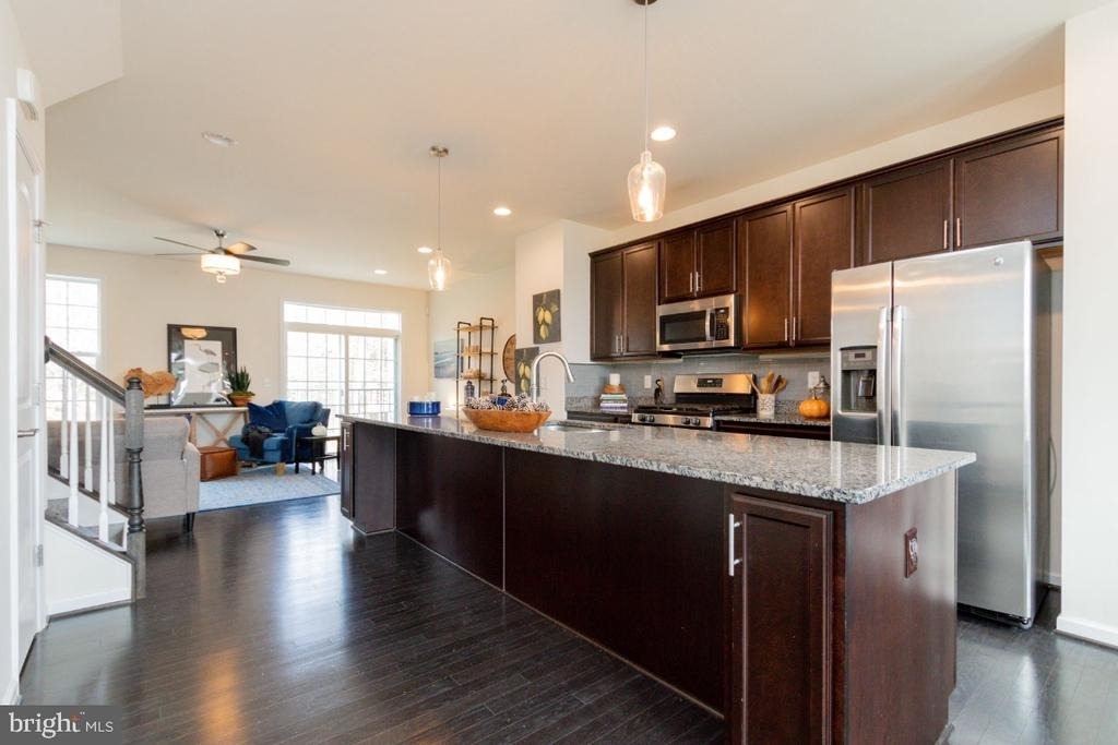 1329 Gilmore Street - Photo 11