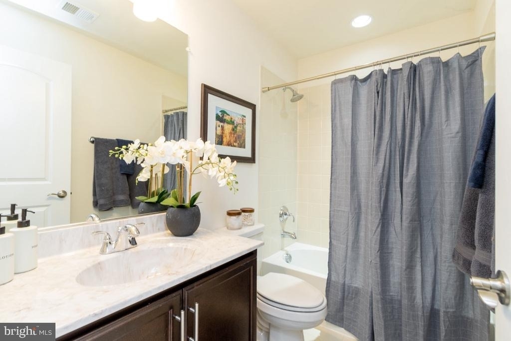 1329 Gilmore Street - Photo 23