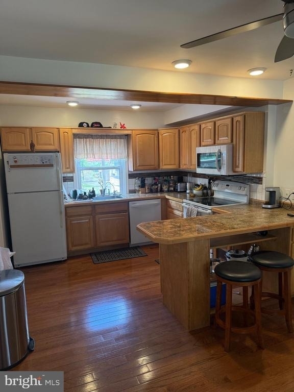 1412 Cherry Lane - Photo 2
