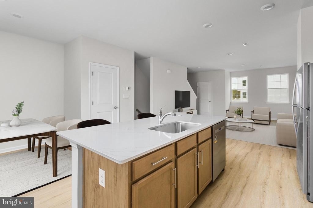 107 Clinton Street - Photo 9