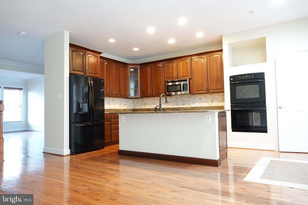 1112 Pleasant Drive - Photo 5