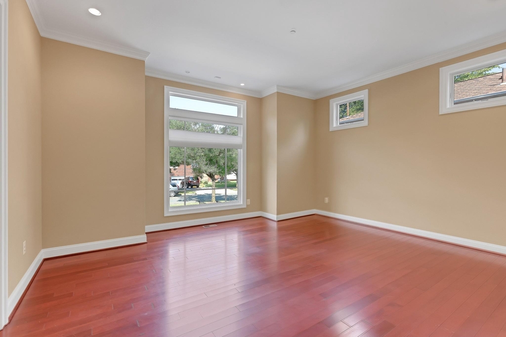 7607 Newmarket Drive - Photo 6