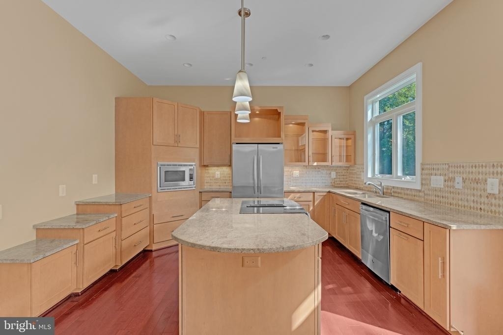 7607 Newmarket Drive - Photo 8