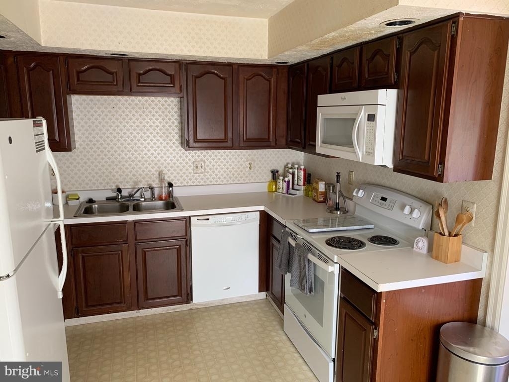 4485 Regalwood Terrace - Photo 19