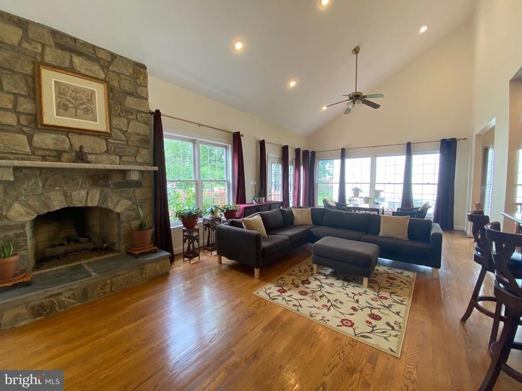 10614 Maplecrest Lane - Photo 8