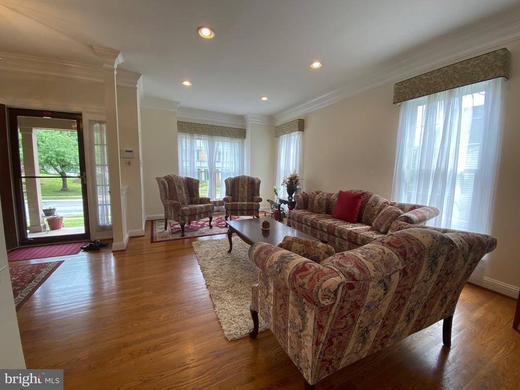 10614 Maplecrest Lane - Photo 4