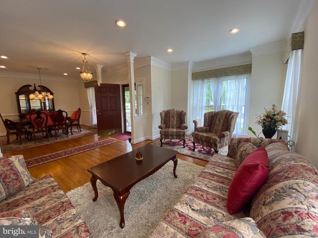 10614 Maplecrest Lane - Photo 5