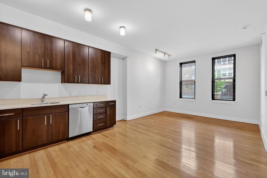 3801 Georgia Avenue Nw - Photo 6