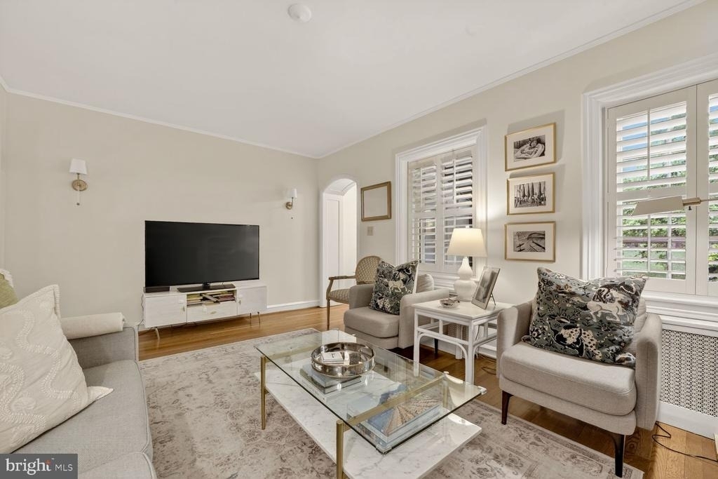 1605 44th Street Nw - Photo 2