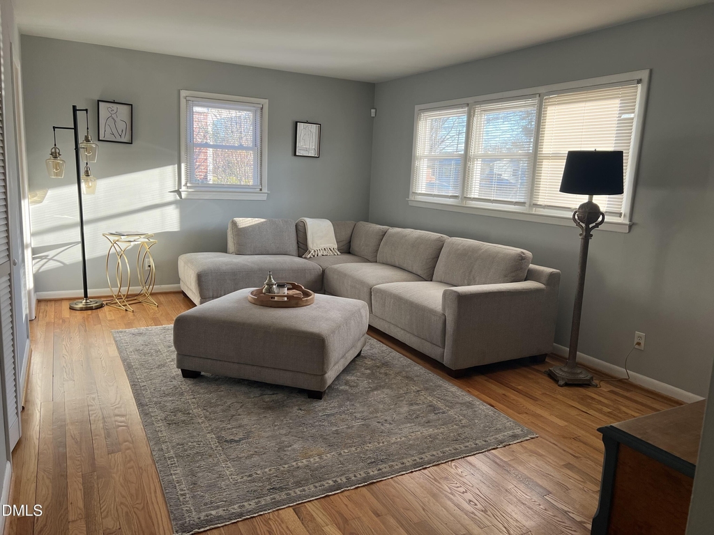 2017 Walnut Street - Photo 2