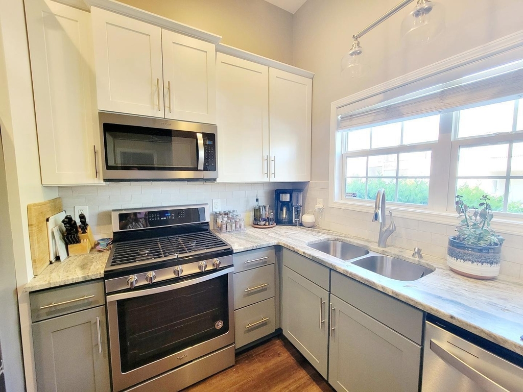 4640 Centrebrook Circle - Photo 3