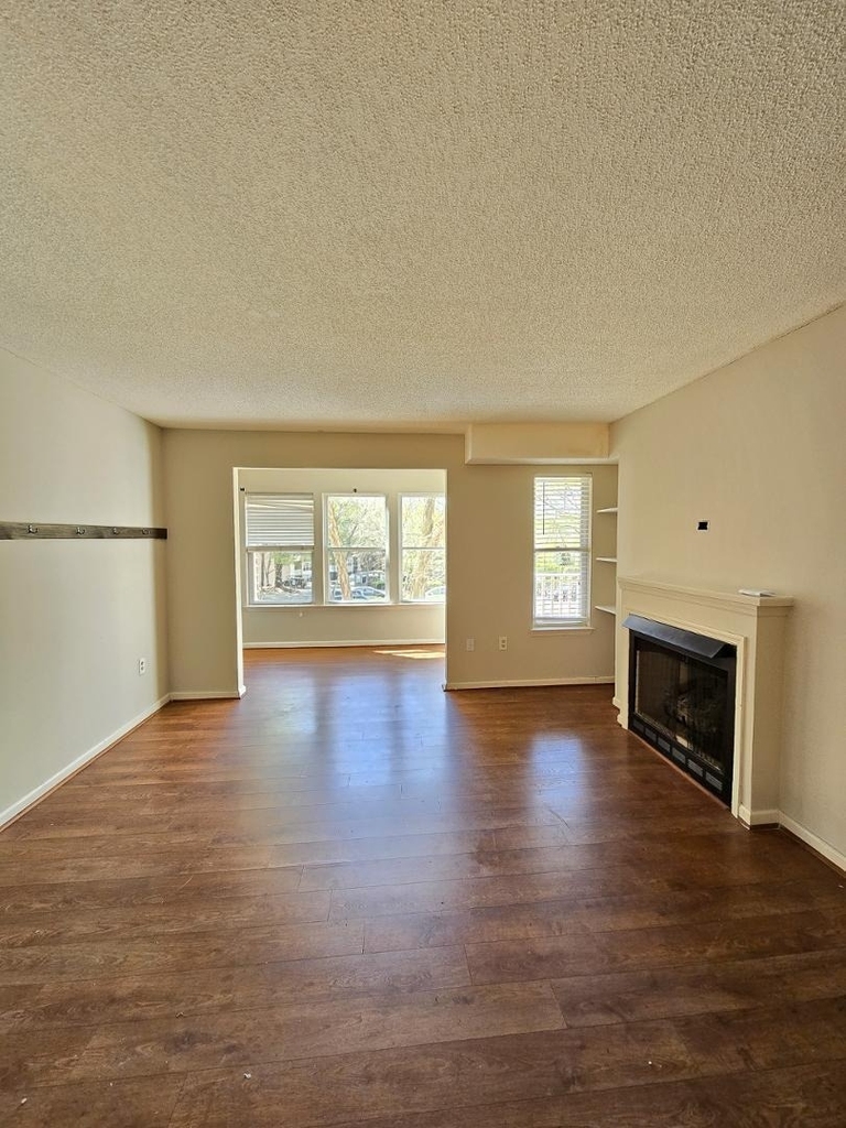 1300 Hillbrow Lane - Photo 2