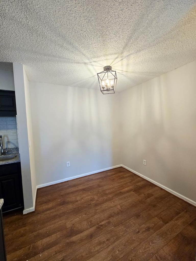 1300 Hillbrow Lane - Photo 4
