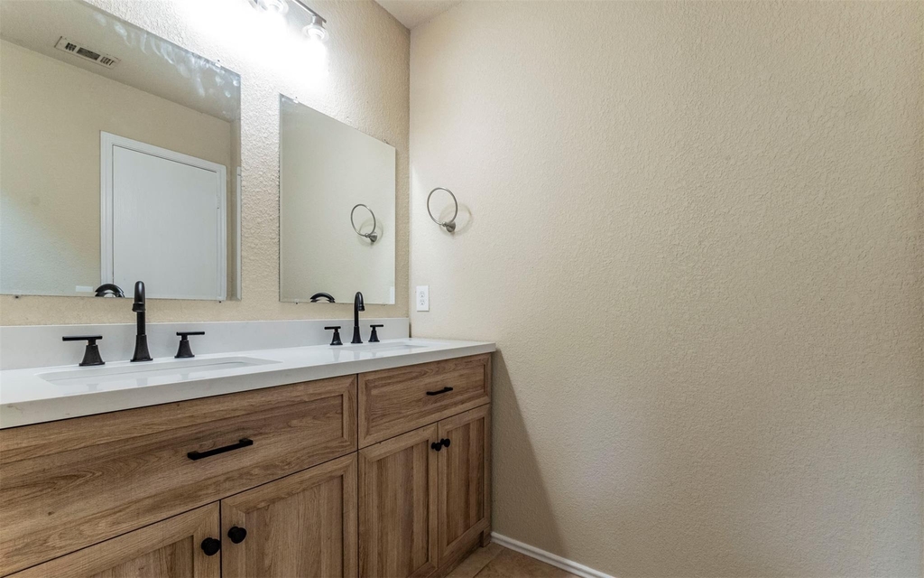 7106 Thannas Way - Photo 15