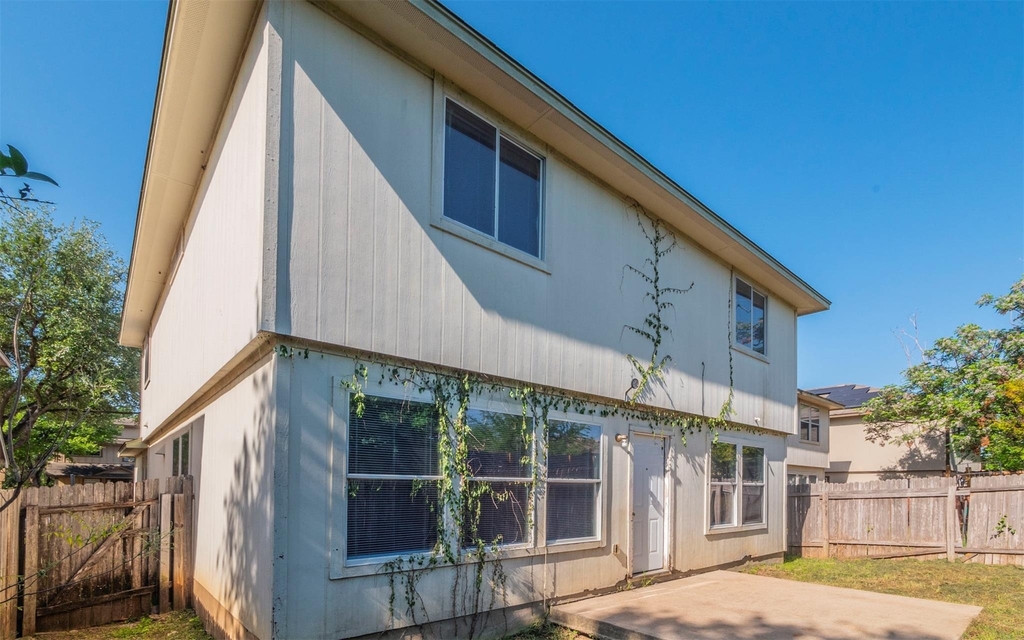 7106 Thannas Way - Photo 23