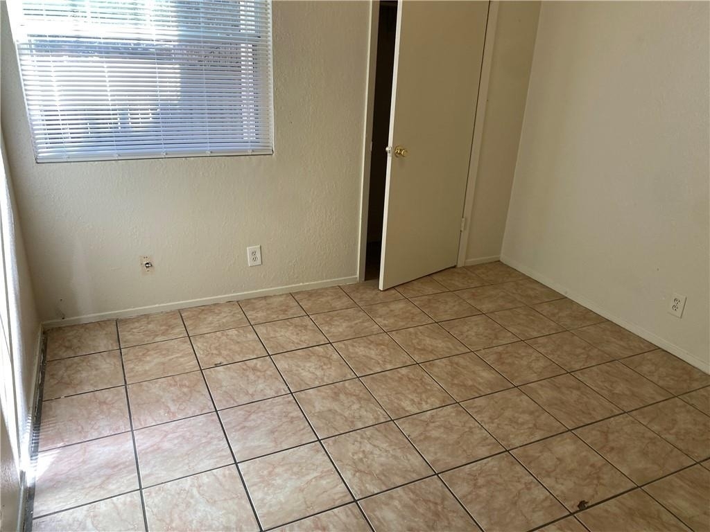 11906 Alpheus Ave - Photo 7