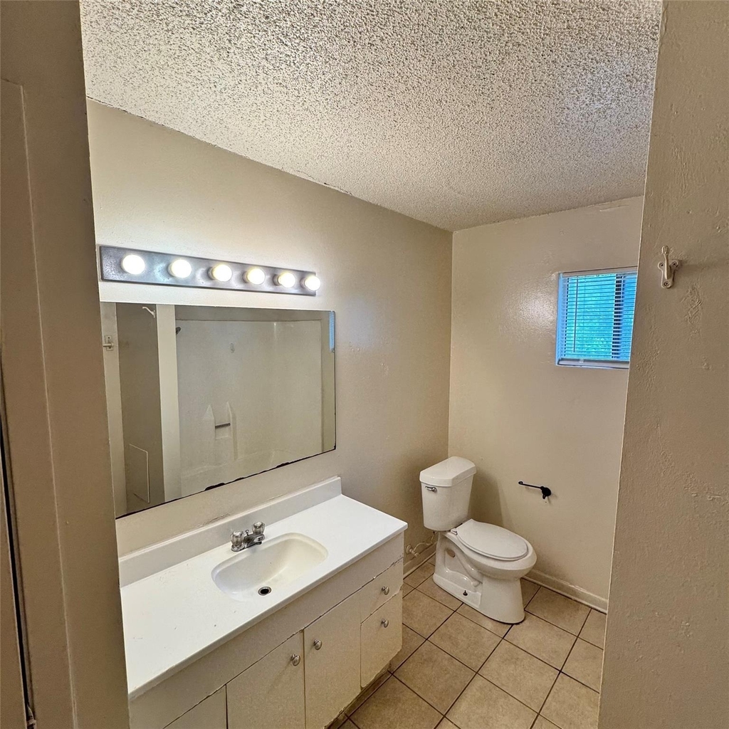 1626 Royal Hill Dr - Photo 3