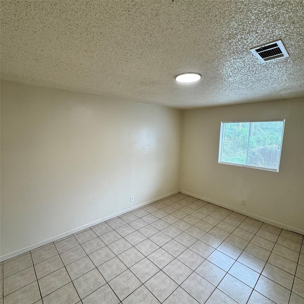 1626 Royal Hill Dr - Photo 5