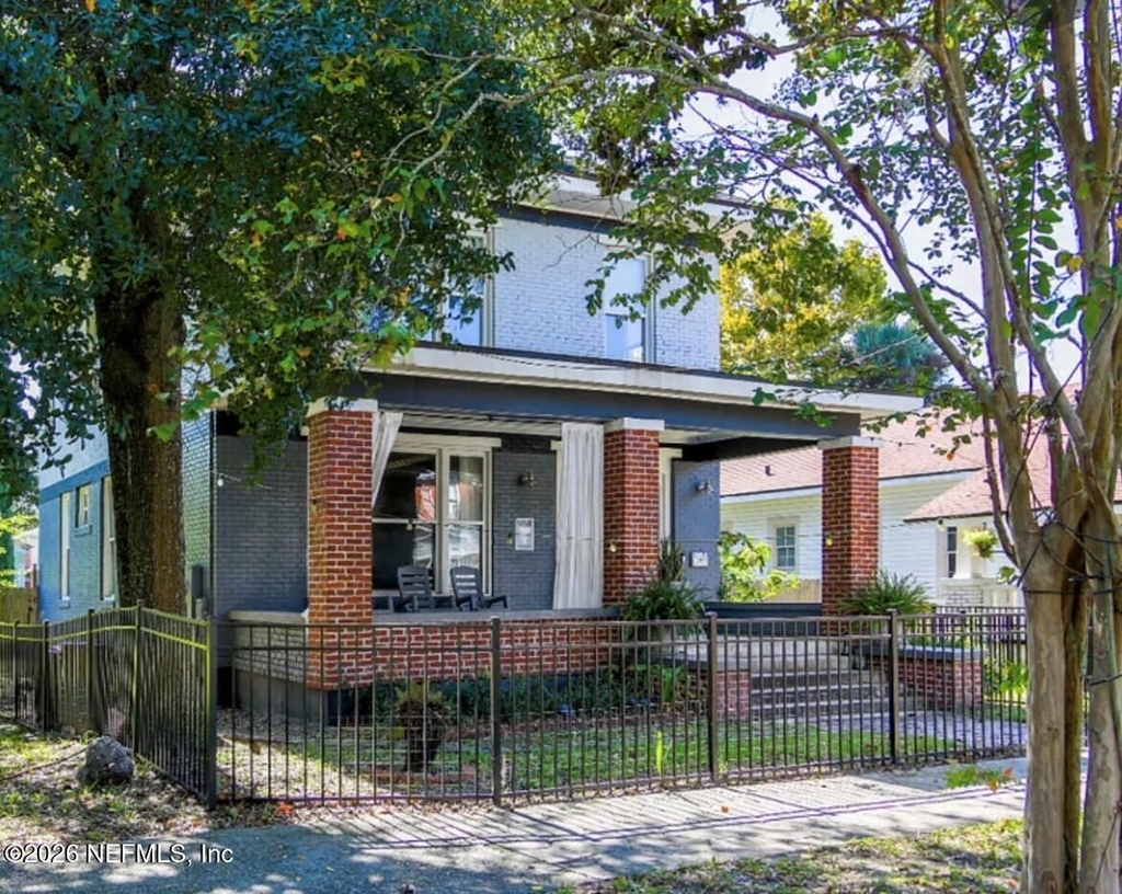 38 W 10th Street - Photo 0