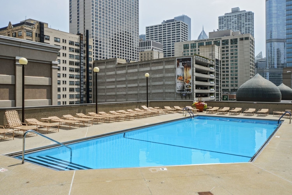 10 E Ontario Street - Photo 23