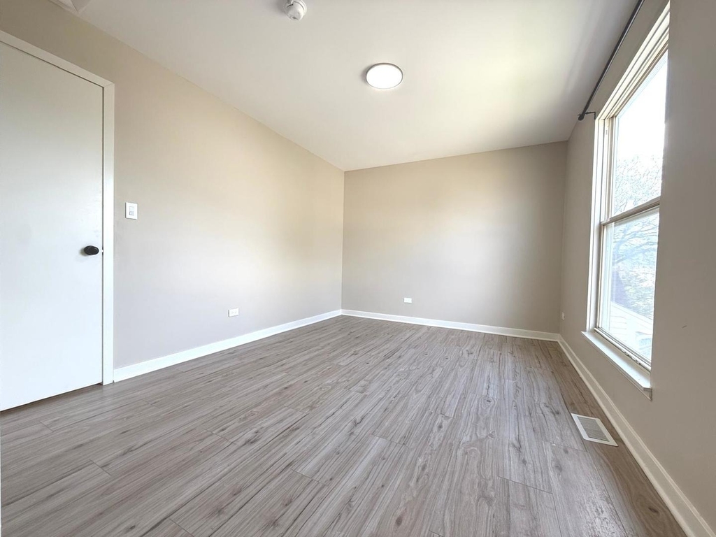 750 Roosevelt Road - Photo 6