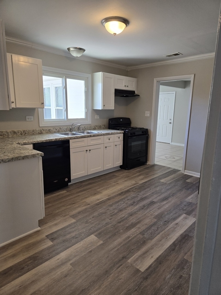 63 W Manchester Drive - Photo 1