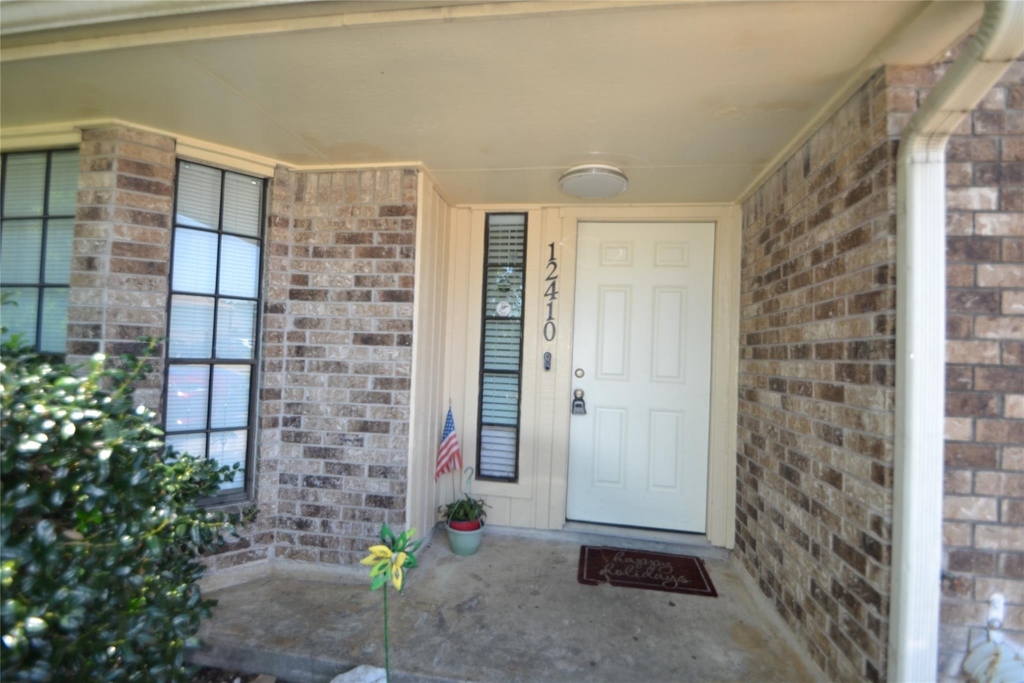 12410 Meadow Briar Drive - Photo 2