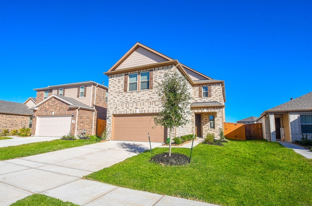 8138 Leisure Point Drive - Photo 2