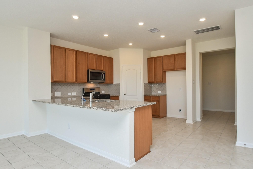 8138 Leisure Point Drive - Photo 11