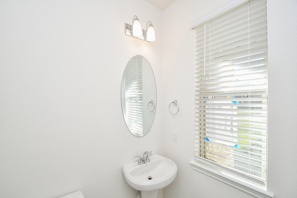 8138 Leisure Point Drive - Photo 5