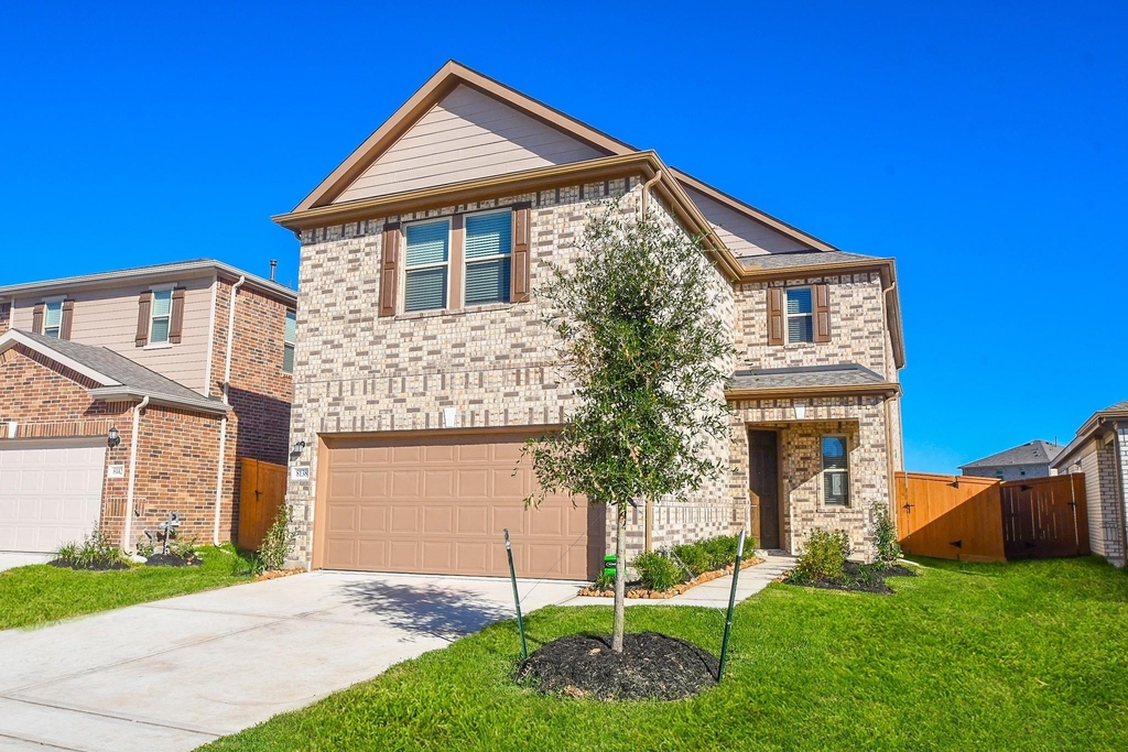 8138 Leisure Point Drive - Photo 0