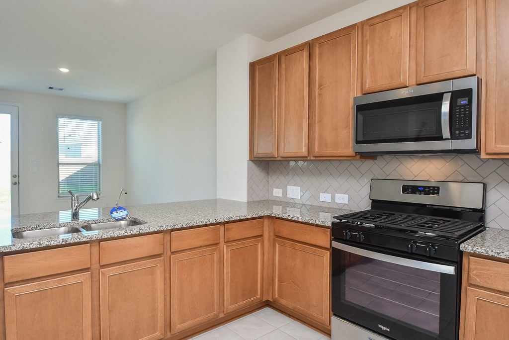 8138 Leisure Point Drive - Photo 14