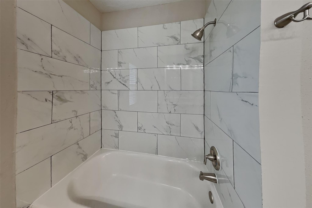 16303 Hickory Point Road - Photo 17