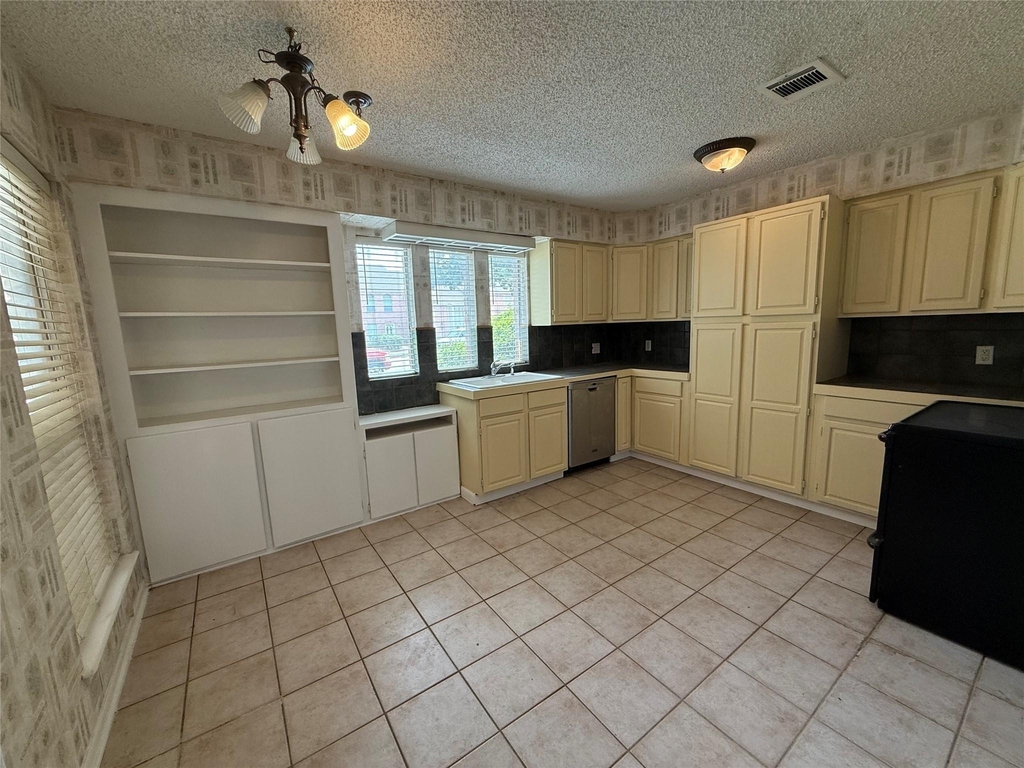 17149 Beaver Springs Drive - Photo 2