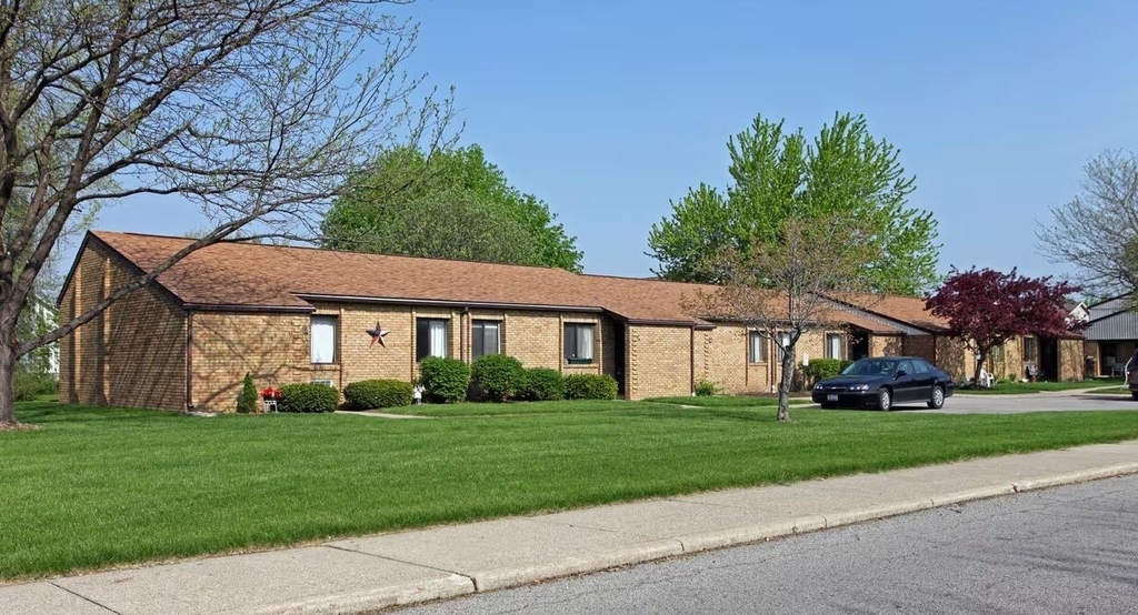 69 E Smiley Avenue - Photo 2